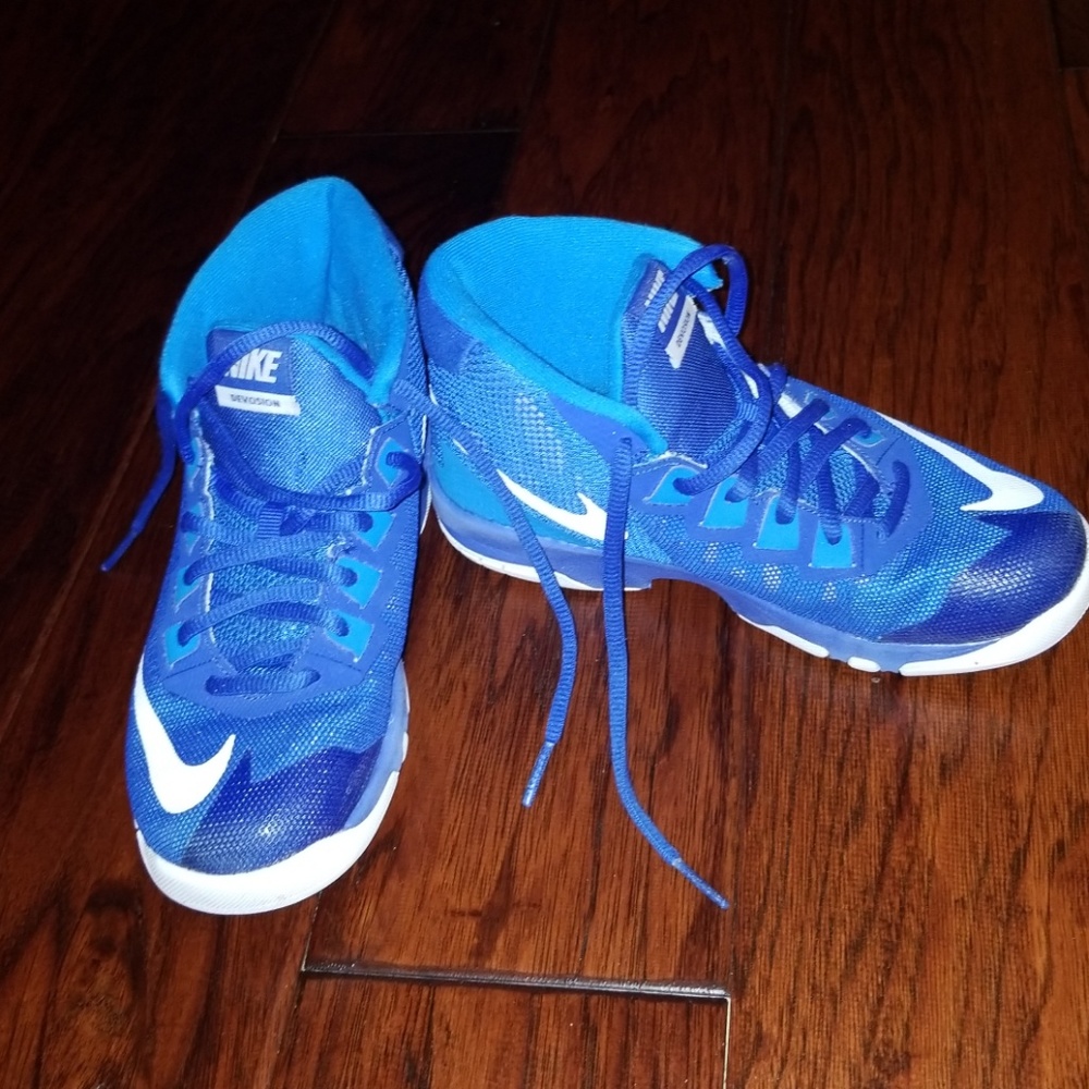 Boys shoes